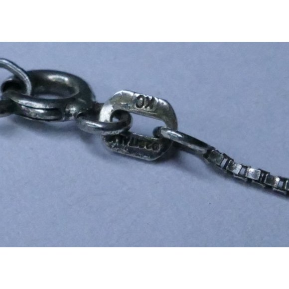 Modernist Sterling Silver Pendant Necklace With Garnet Gemstone On Long Box Chai - Picture 12 of 13